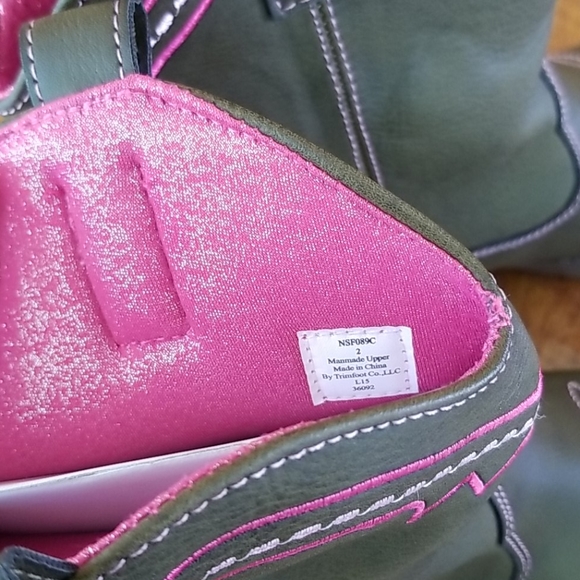 Girl's Cowgirl Boots - Picture 9 of 11